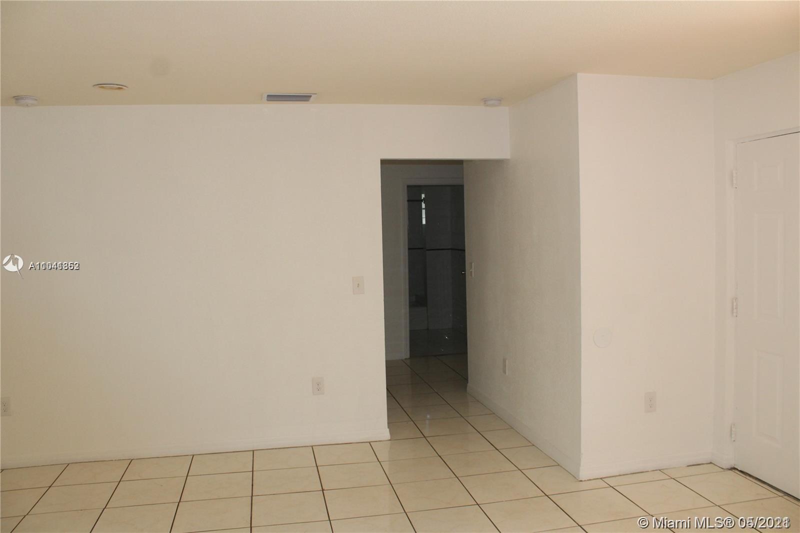 See details / 3306 sq. ft. $ 2021-05-12 0 Photo