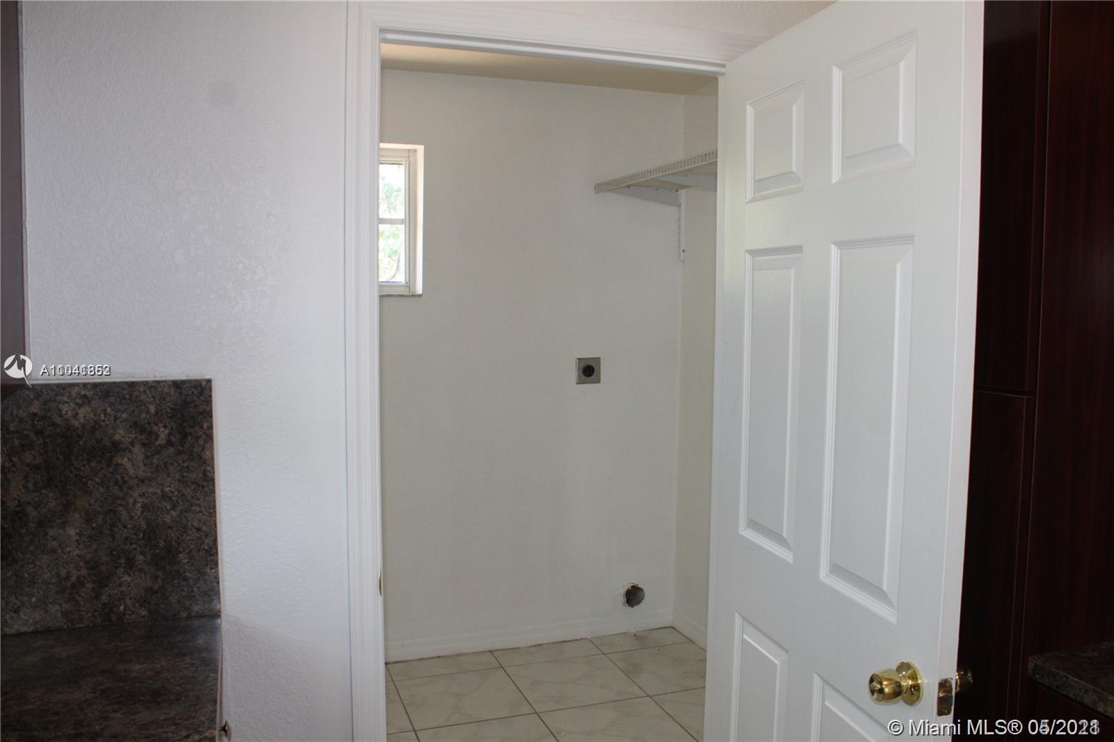 See details / 3306 sq. ft. $ 2021-05-12 0 Photo