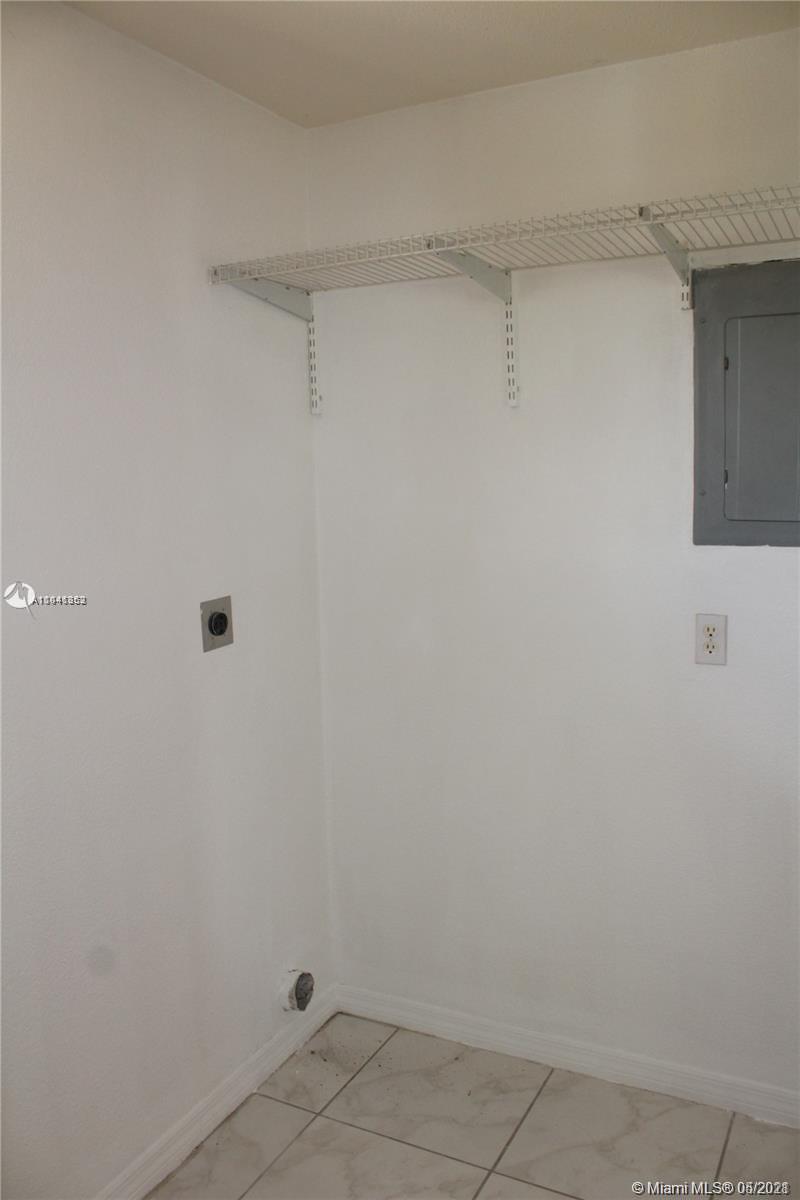 See details / 3306 sq. ft. $ 2021-05-12 0 Photo