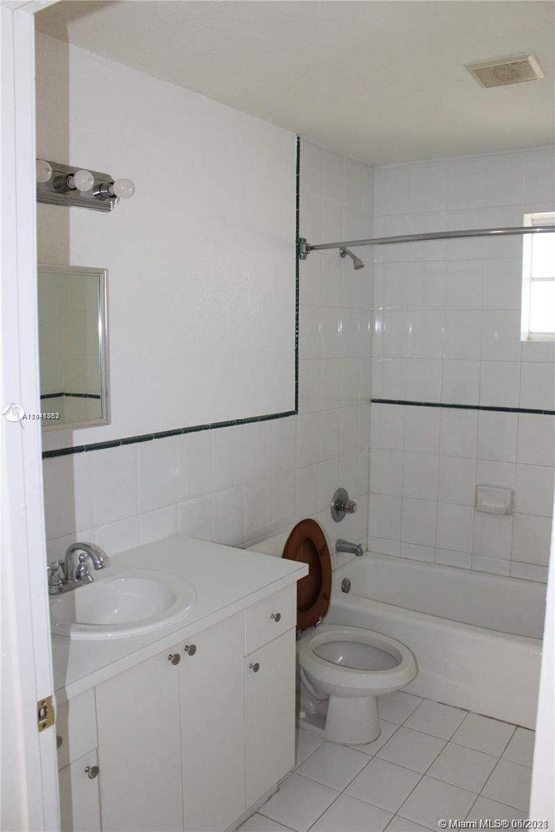 See details / 3306 sq. ft. $ 2021-05-12 0 Photo