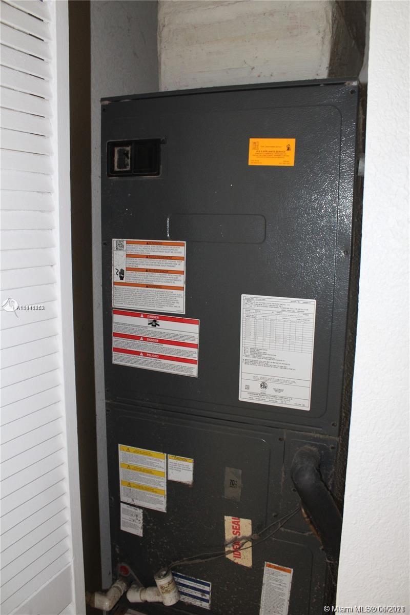 See details / 3306 sq. ft. $ 2021-05-12 0 Photo