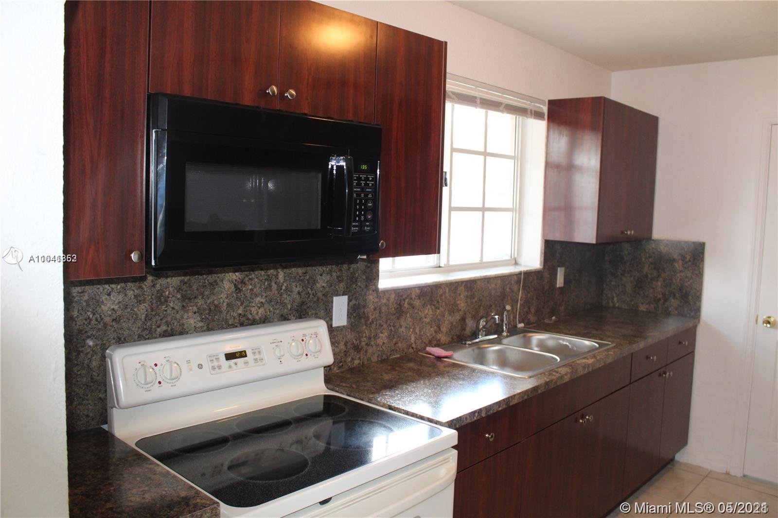 See details / 3306 sq. ft. $ 2021-05-12 0 Photo