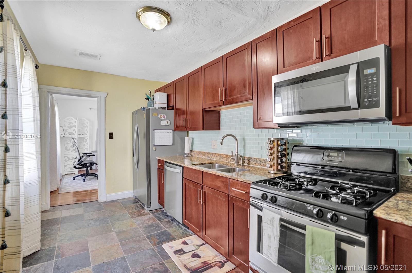 See details / 1710 sq. ft. $ 2021-05-13 0 Photo