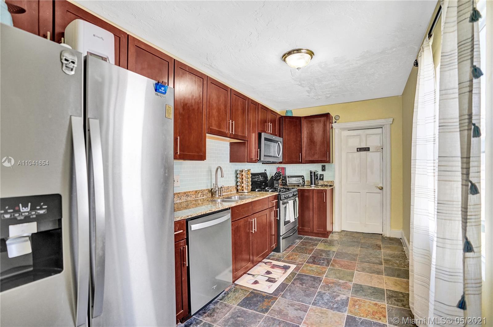 See details / 1710 sq. ft. $ 2021-05-13 0 Photo