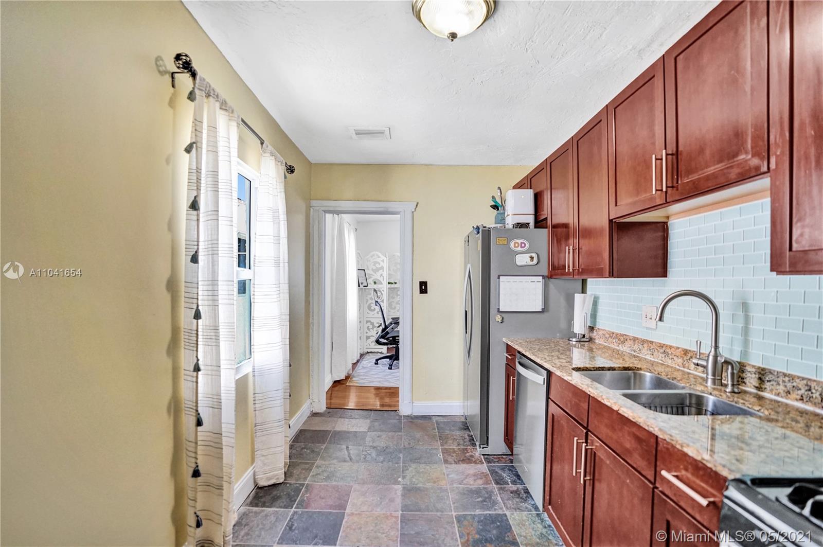 See details / 1710 sq. ft. $ 2021-05-13 0 Photo