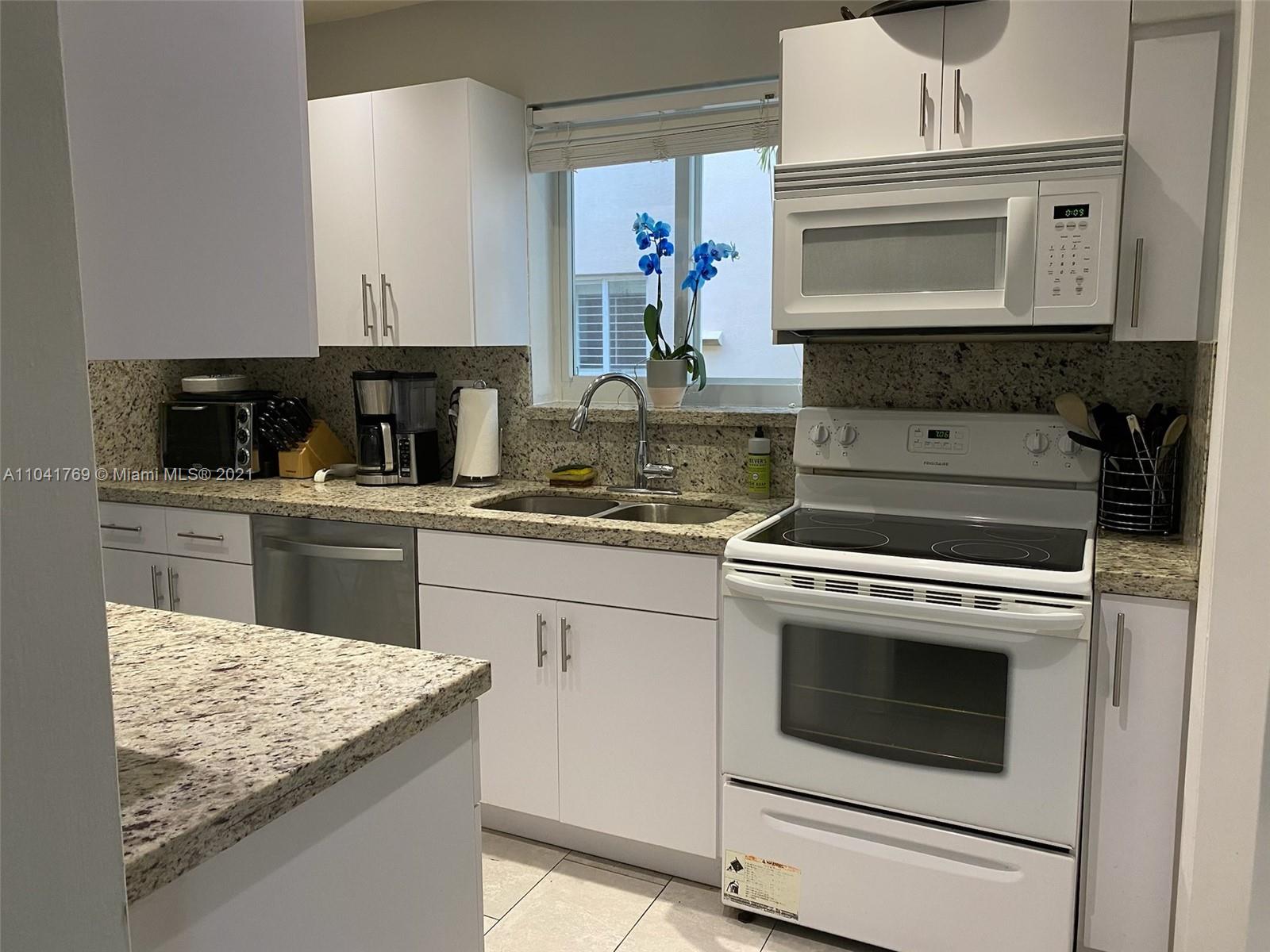See details / 6272 sq. ft. $ 2021-05-13 0 Photo