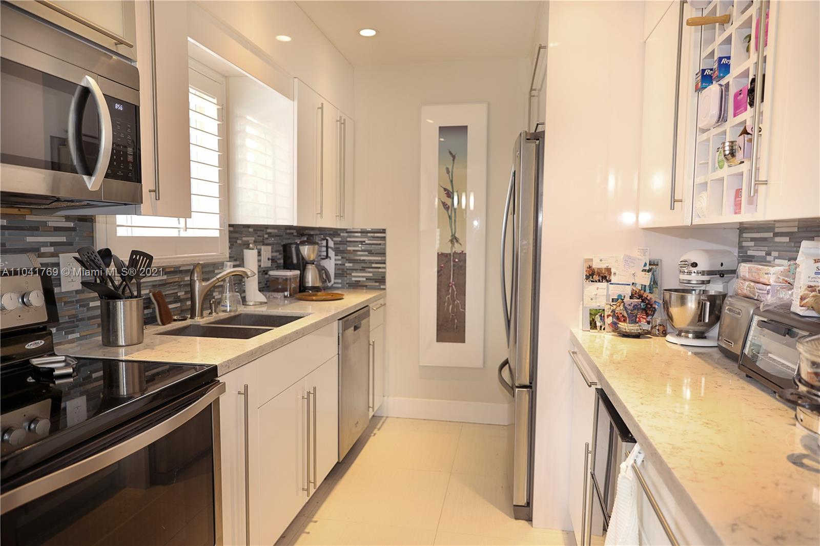 See details / 6272 sq. ft. $ 2021-05-13 0 Photo
