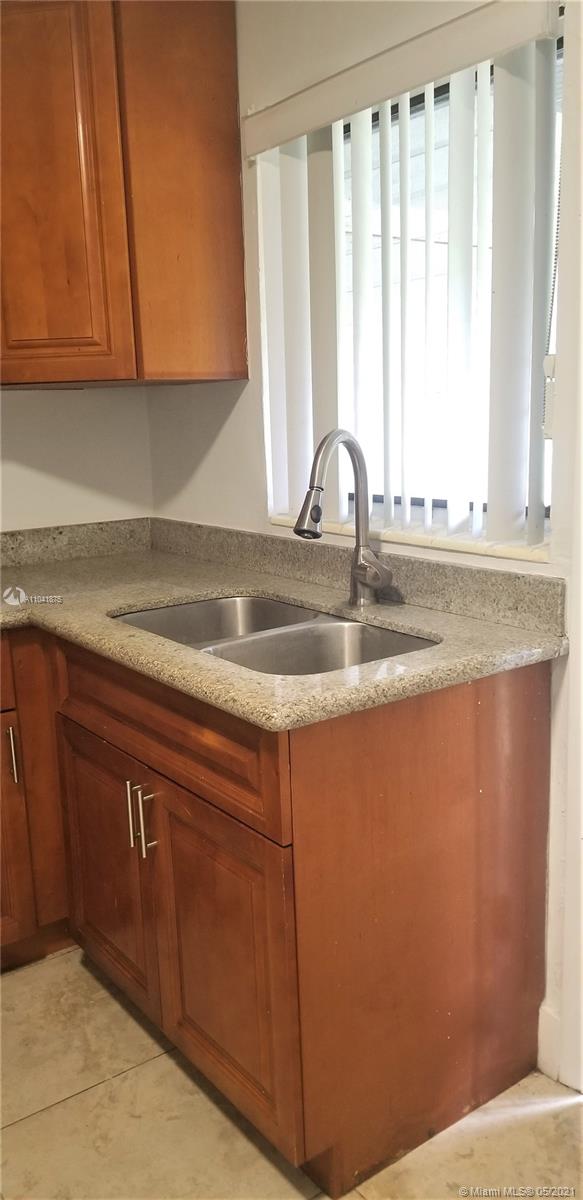 See details / 1620 sq. ft. $ 2021-05-13 0 Photo