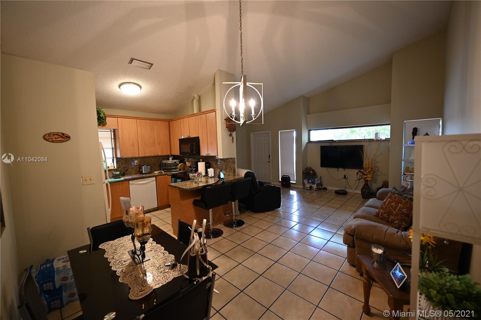 See details / 2812 sq. ft. $ 2021-05-14 0 Photo