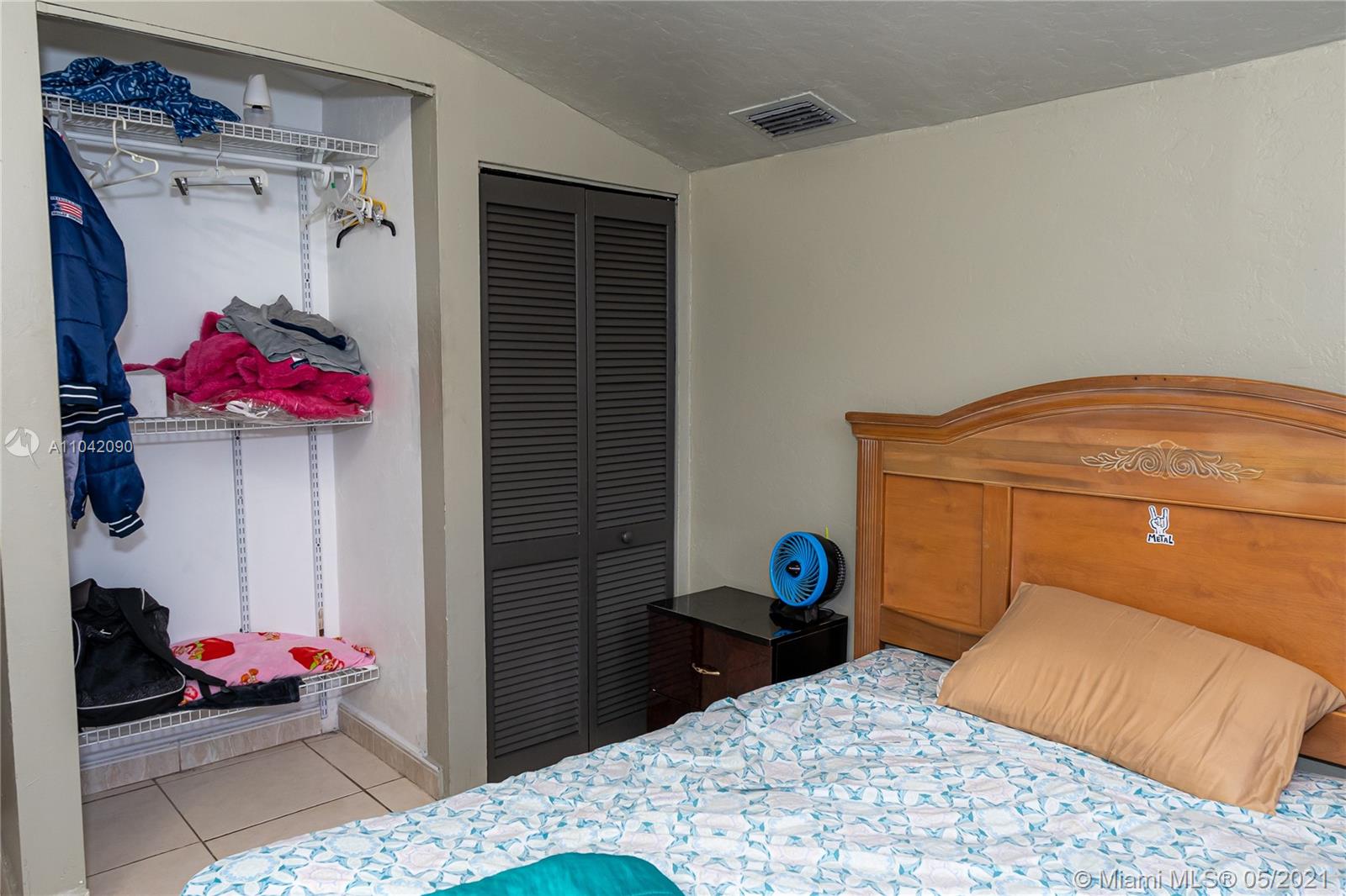 See details / sq. ft. $ 2021-05-13 0 Photo