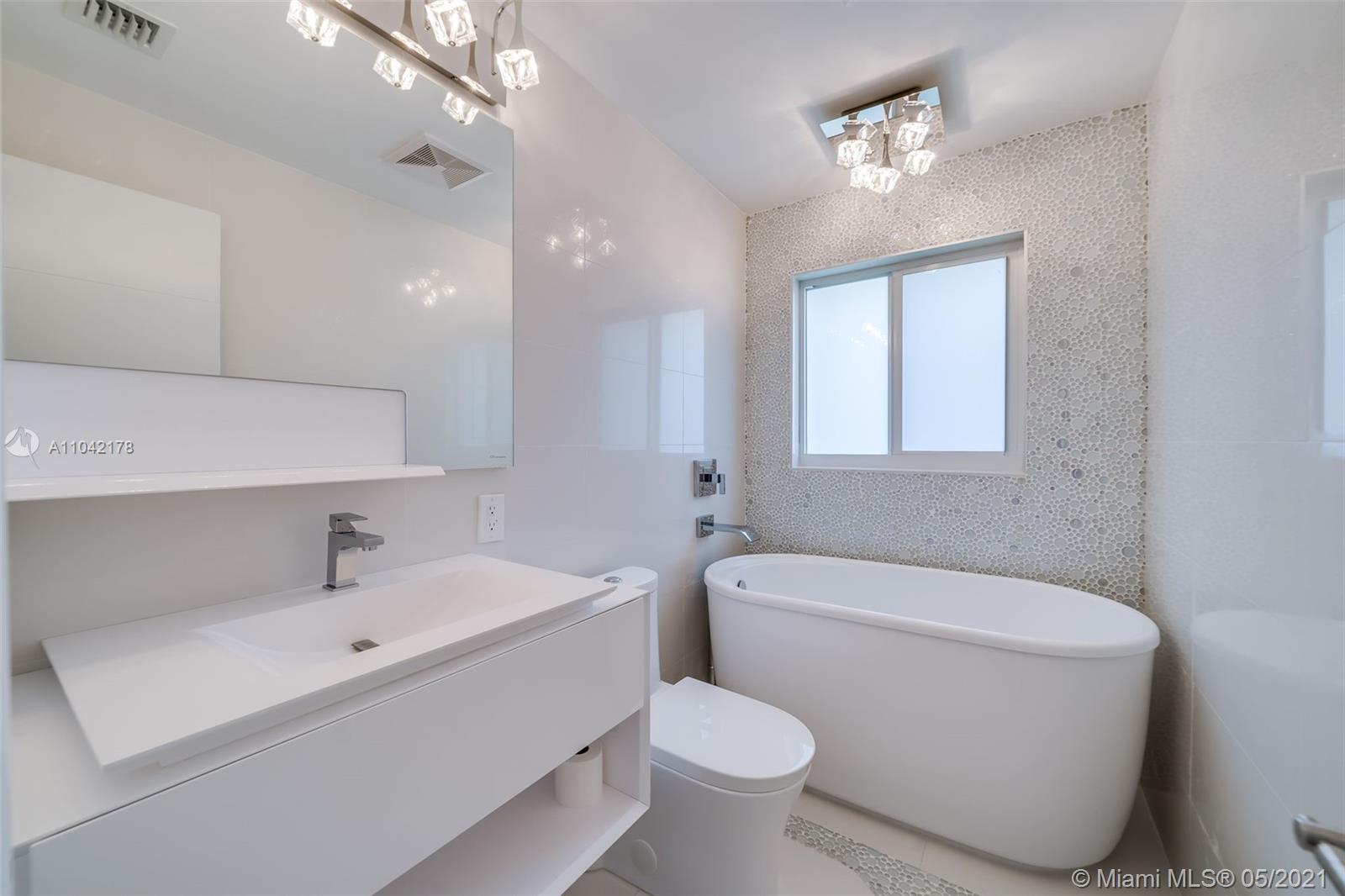 See details / 3281 sq. ft. $ 2021-05-13 0 Photo