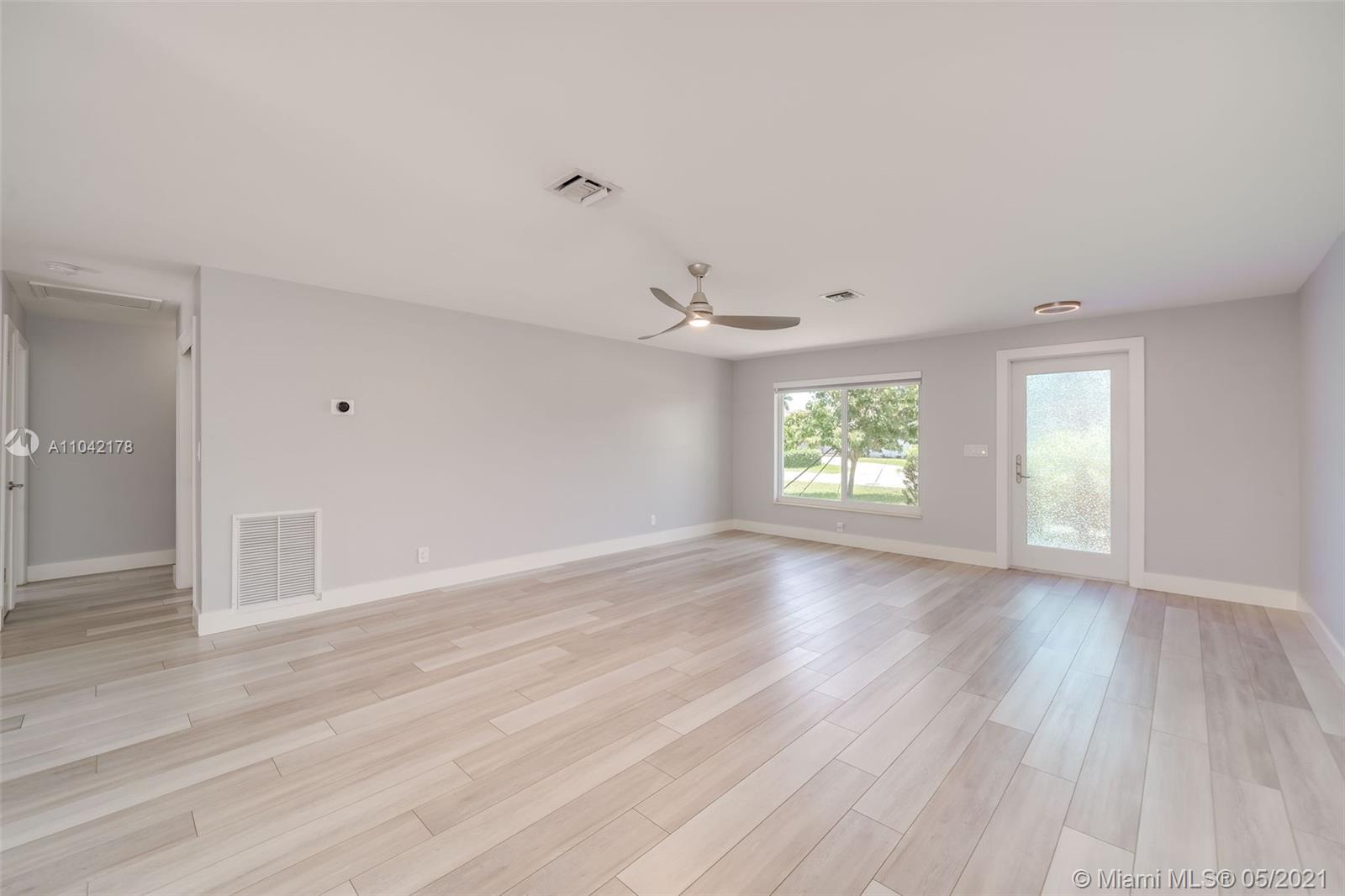 See details / 3281 sq. ft. $ 2021-05-13 0 Photo