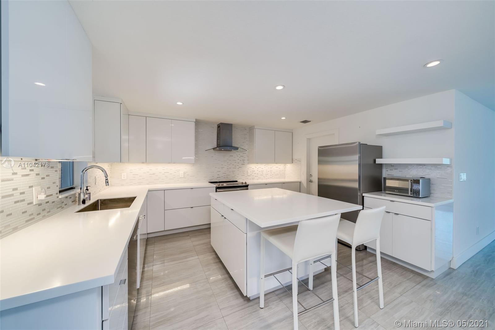 See details / 3281 sq. ft. $ 2021-05-13 0 Photo
