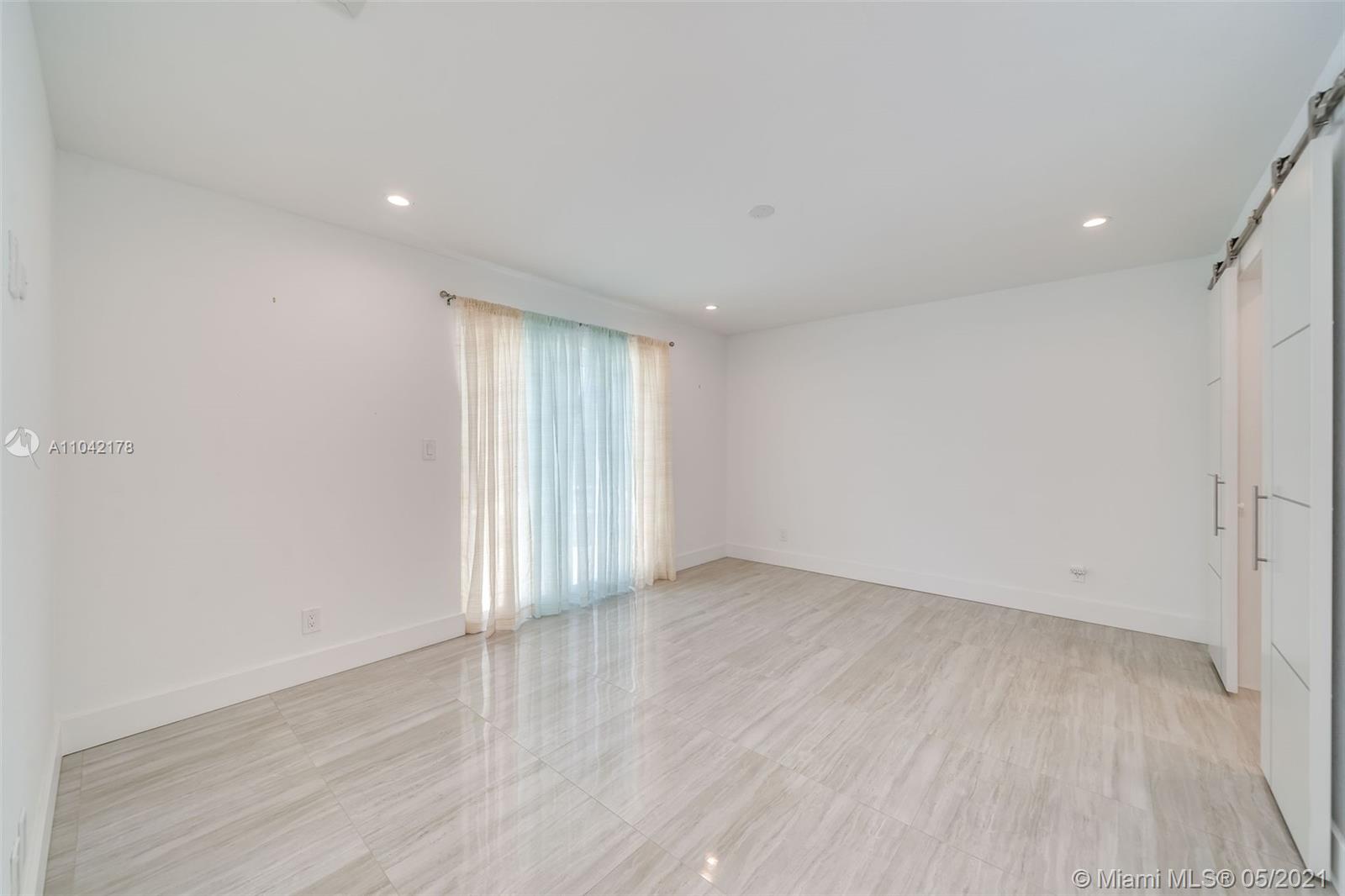 See details / 3281 sq. ft. $ 2021-05-13 0 Photo