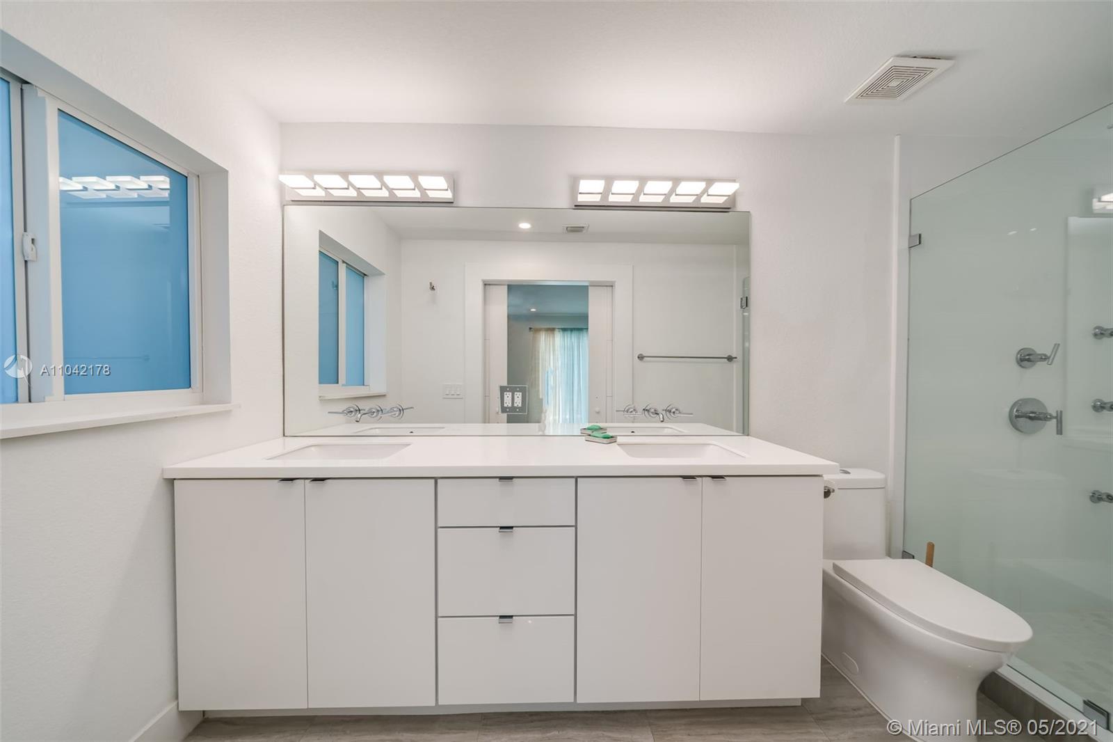 See details / 3281 sq. ft. $ 2021-05-13 0 Photo