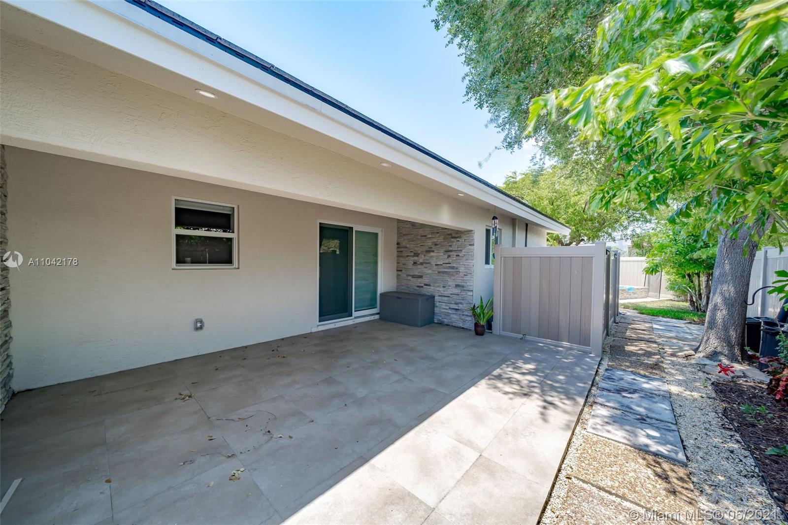 See details / 3281 sq. ft. $ 2021-05-13 0 Photo