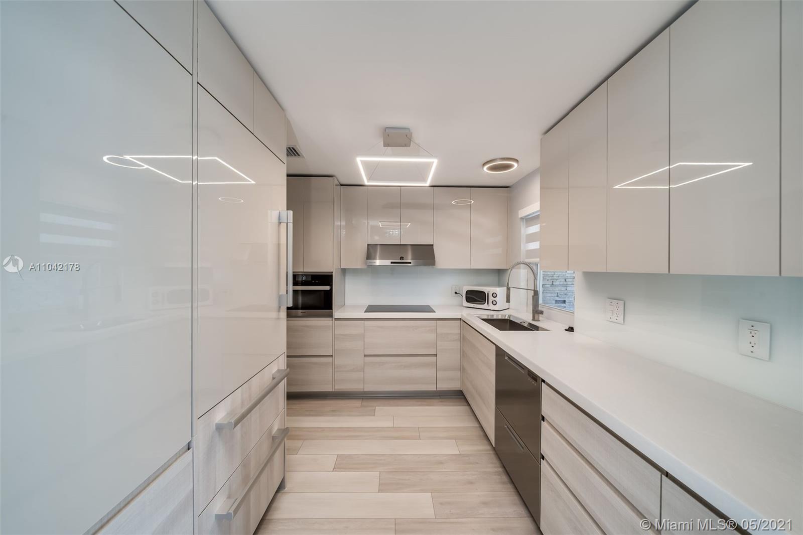 See details / 3281 sq. ft. $ 2021-05-13 0 Photo