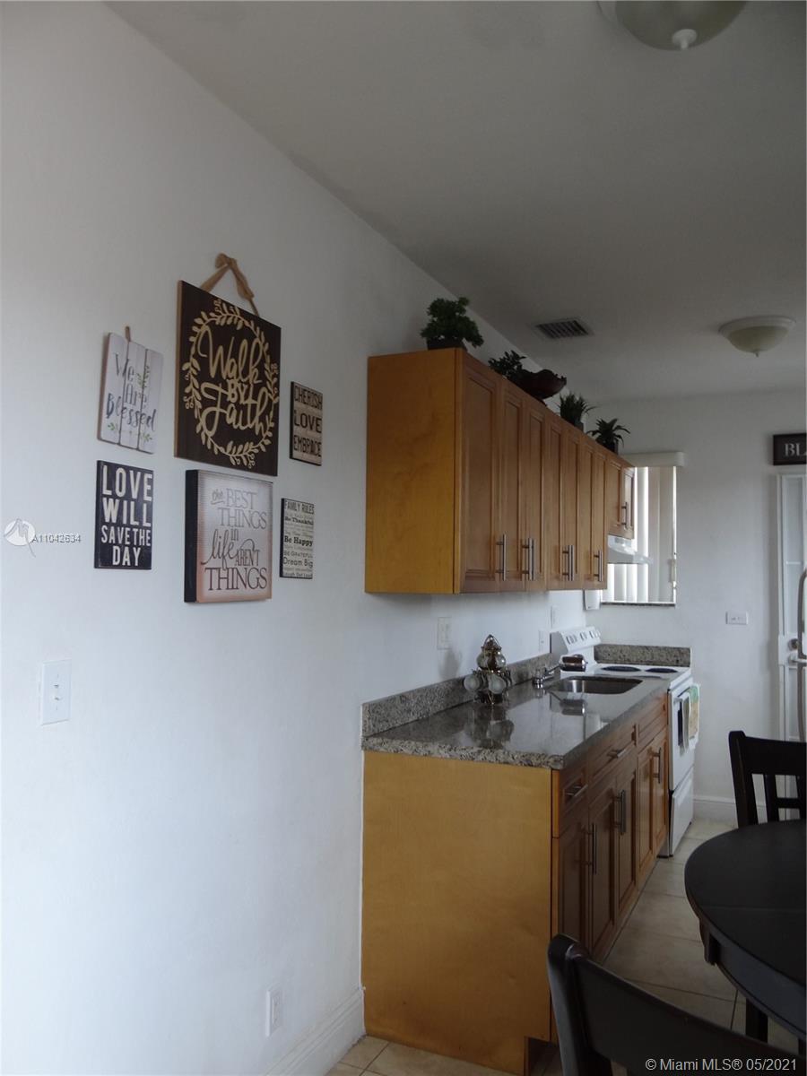 See details / 1897 sq. ft. $ 2021-05-14 0 Photo