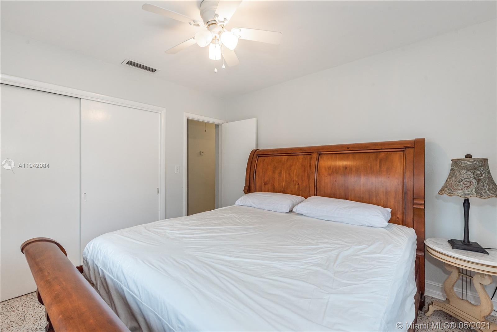 See details / 1952 sq. ft. $ 2021-05-16 0 Photo