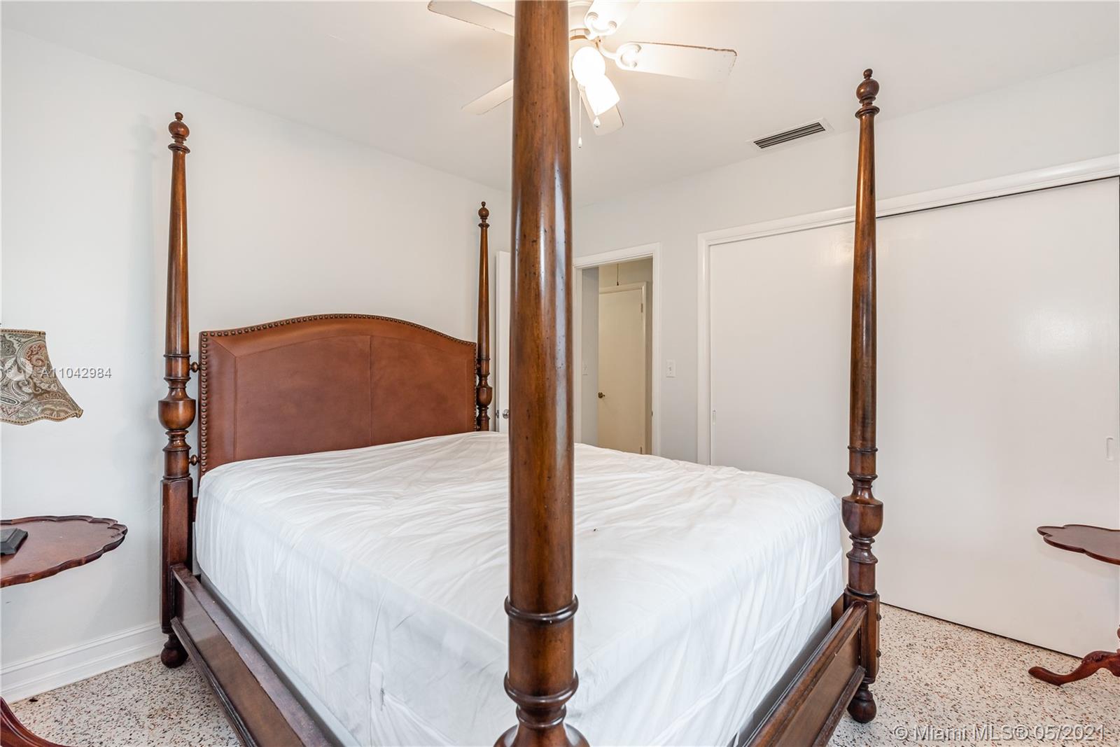 See details / 1952 sq. ft. $ 2021-05-16 0 Photo