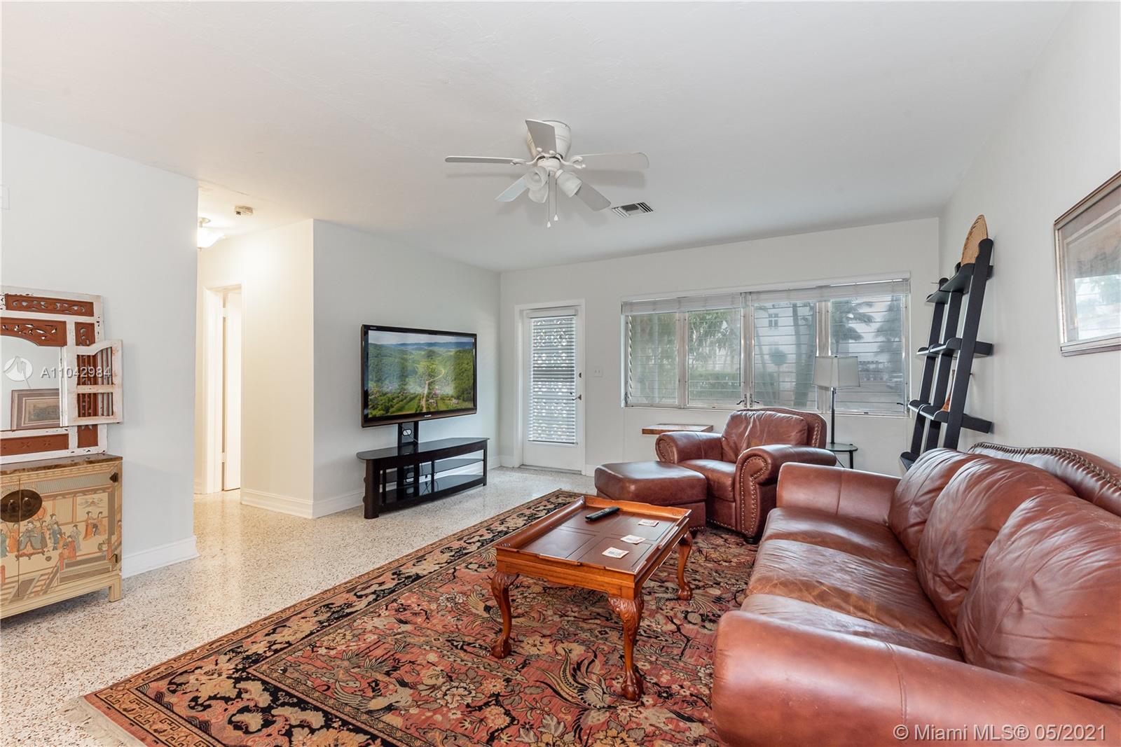 See details / 1952 sq. ft. $ 2021-05-16 0 Photo