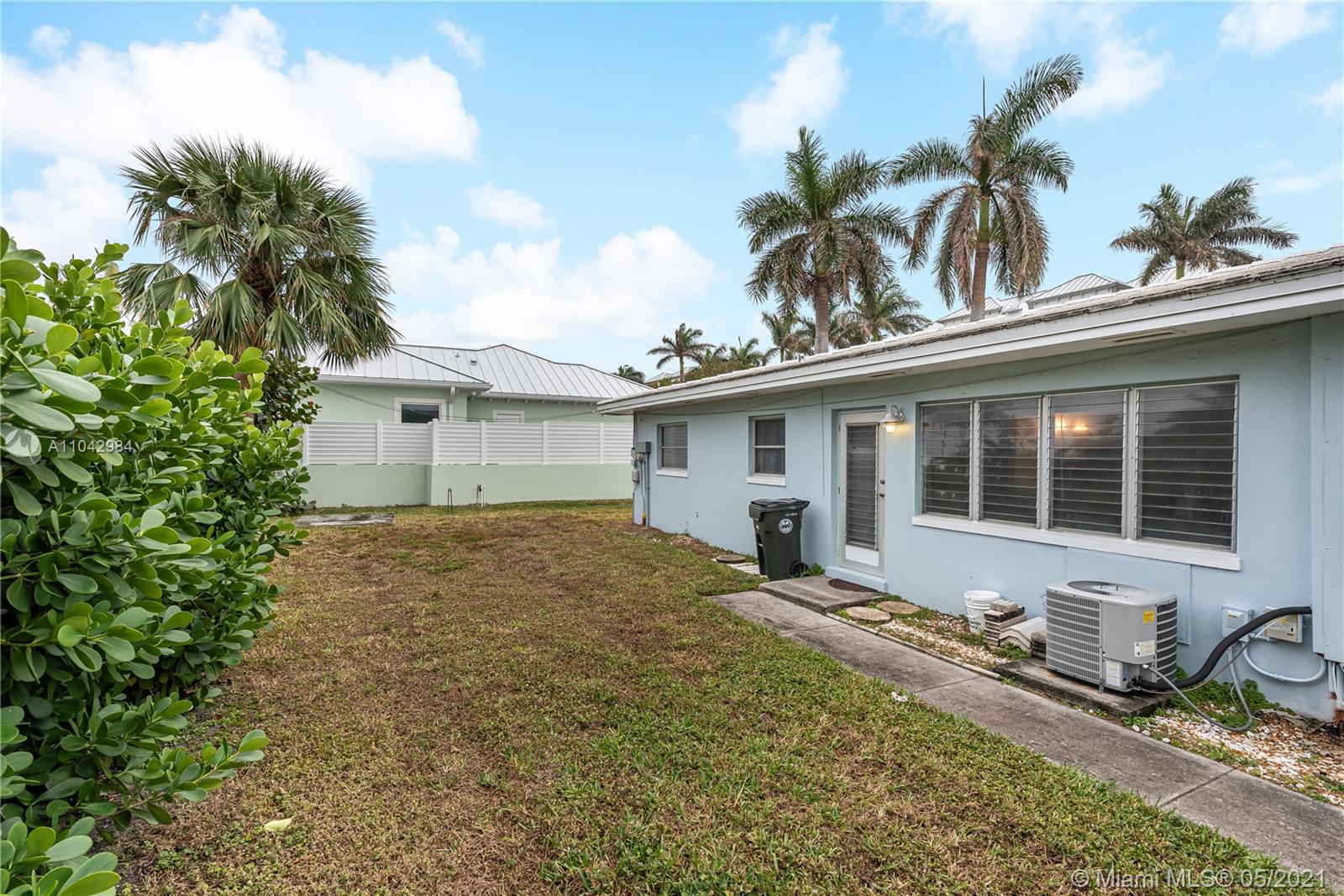 See details / 1952 sq. ft. $ 2021-05-16 0 Photo