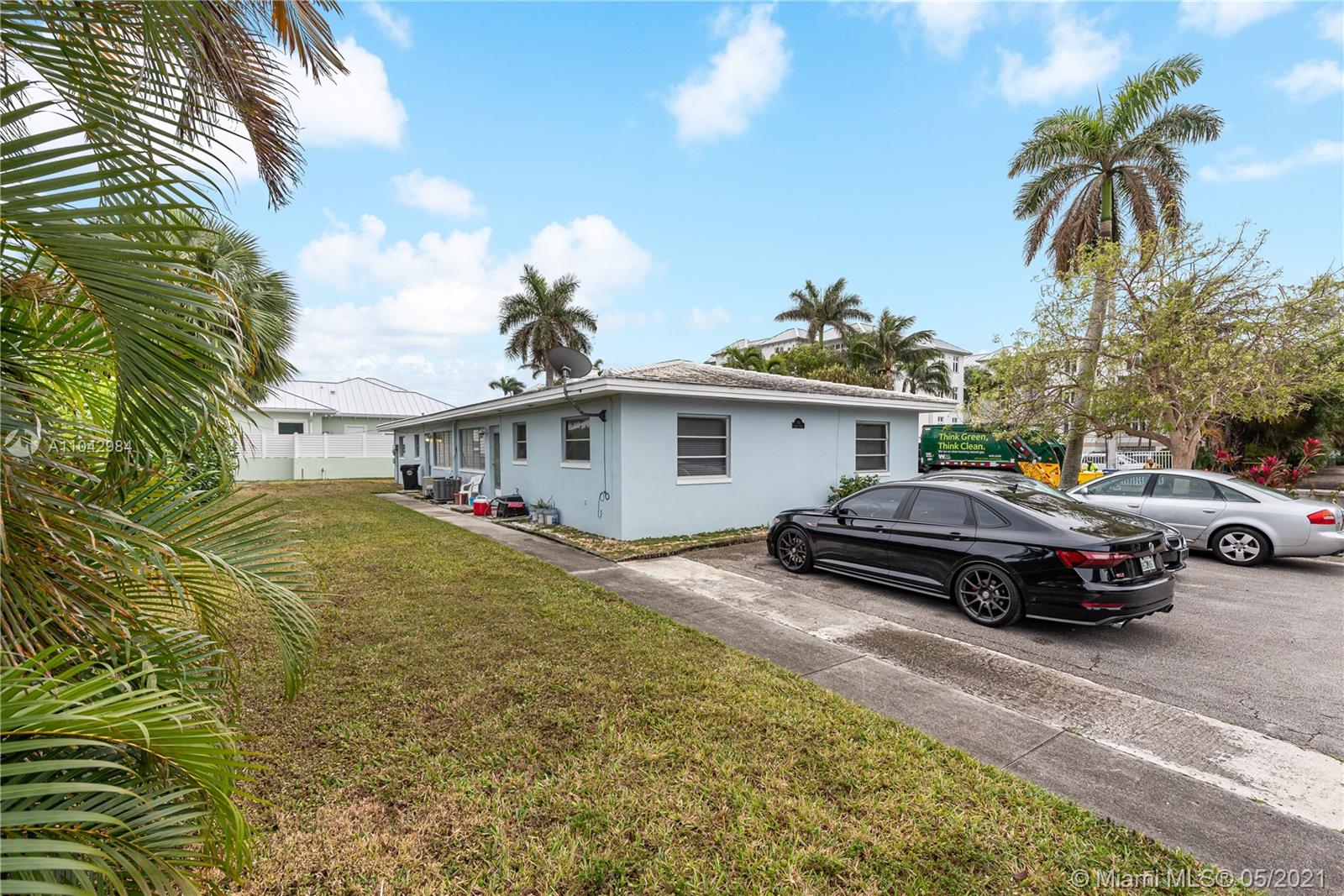 See details / 1952 sq. ft. $ 2021-05-16 0 Photo