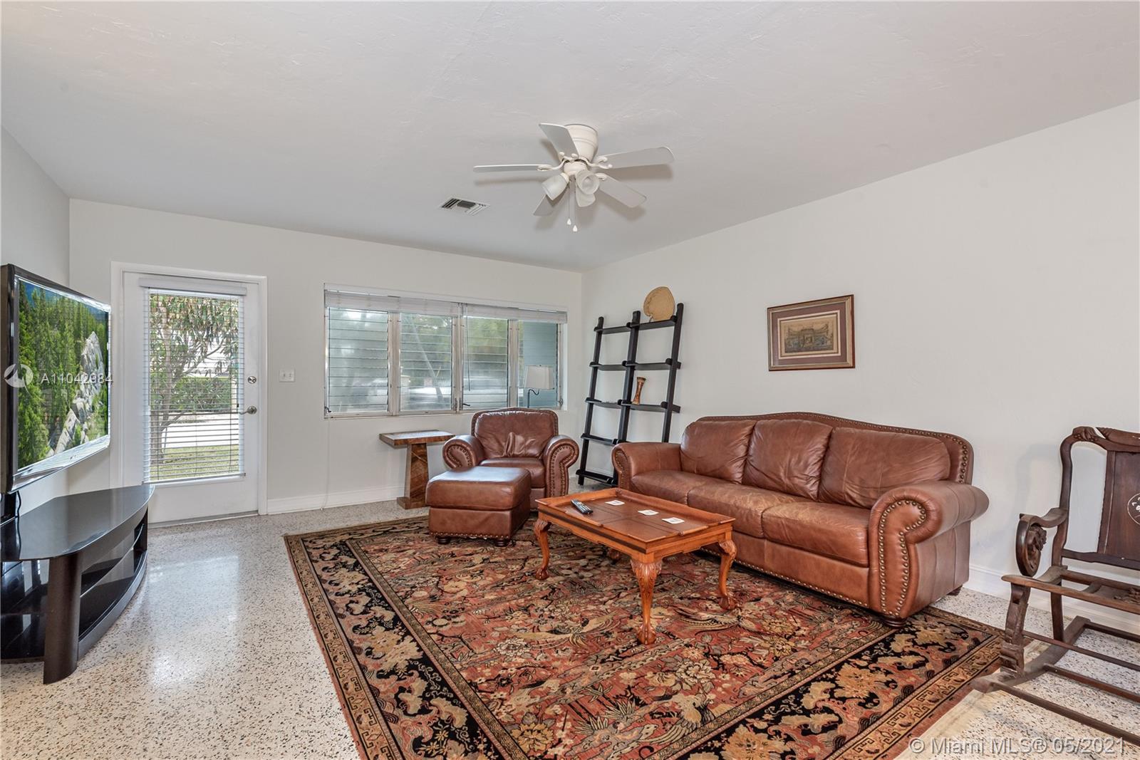 See details / 1952 sq. ft. $ 2021-05-16 0 Photo