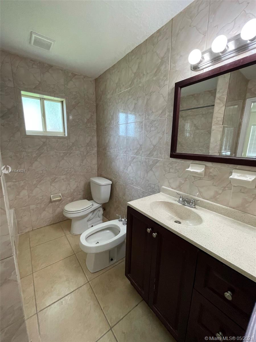 See details / 1400 sq. ft. $ 2021-05-16 0 Photo