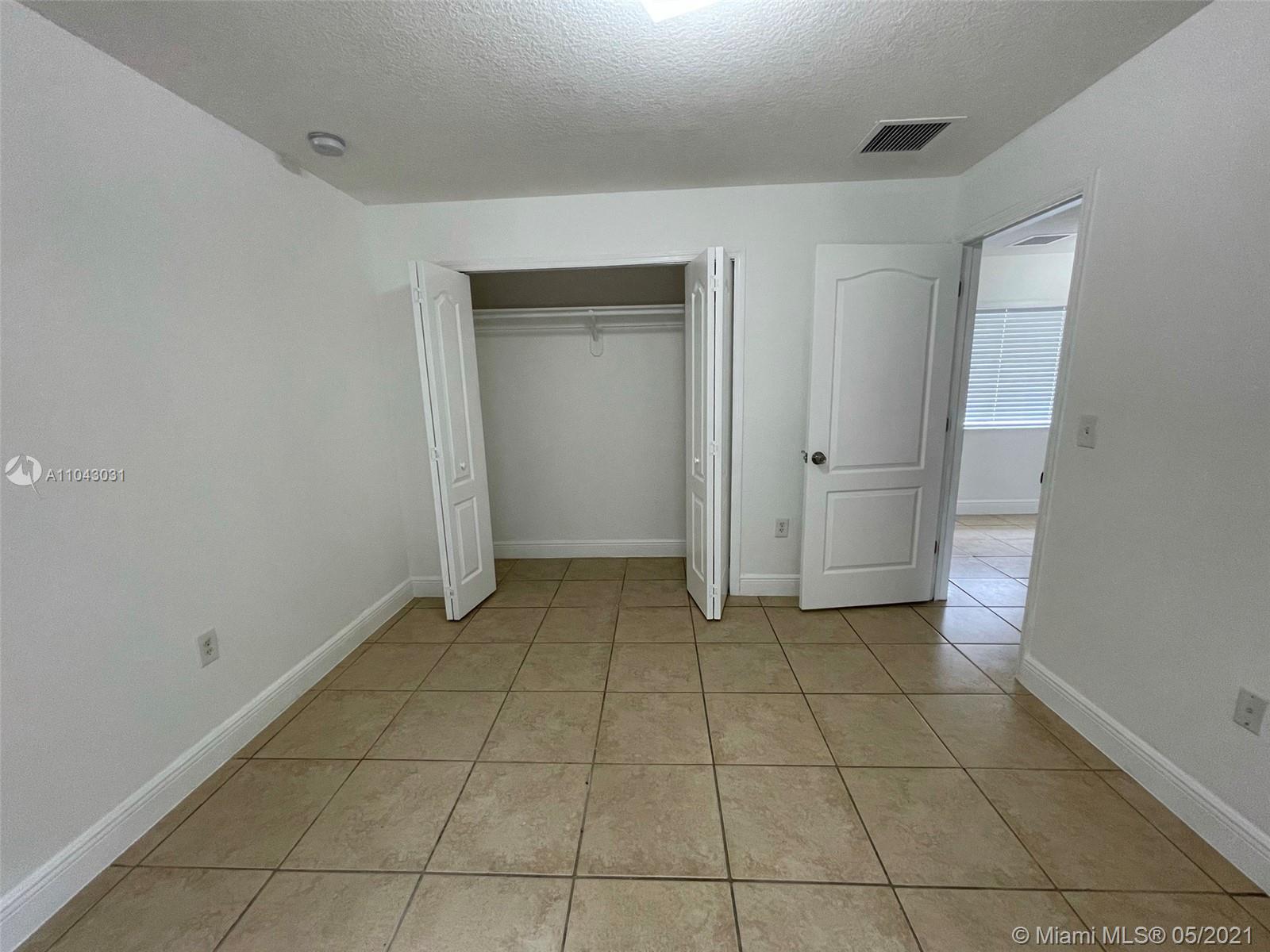 See details / 1400 sq. ft. $ 2021-05-16 0 Photo