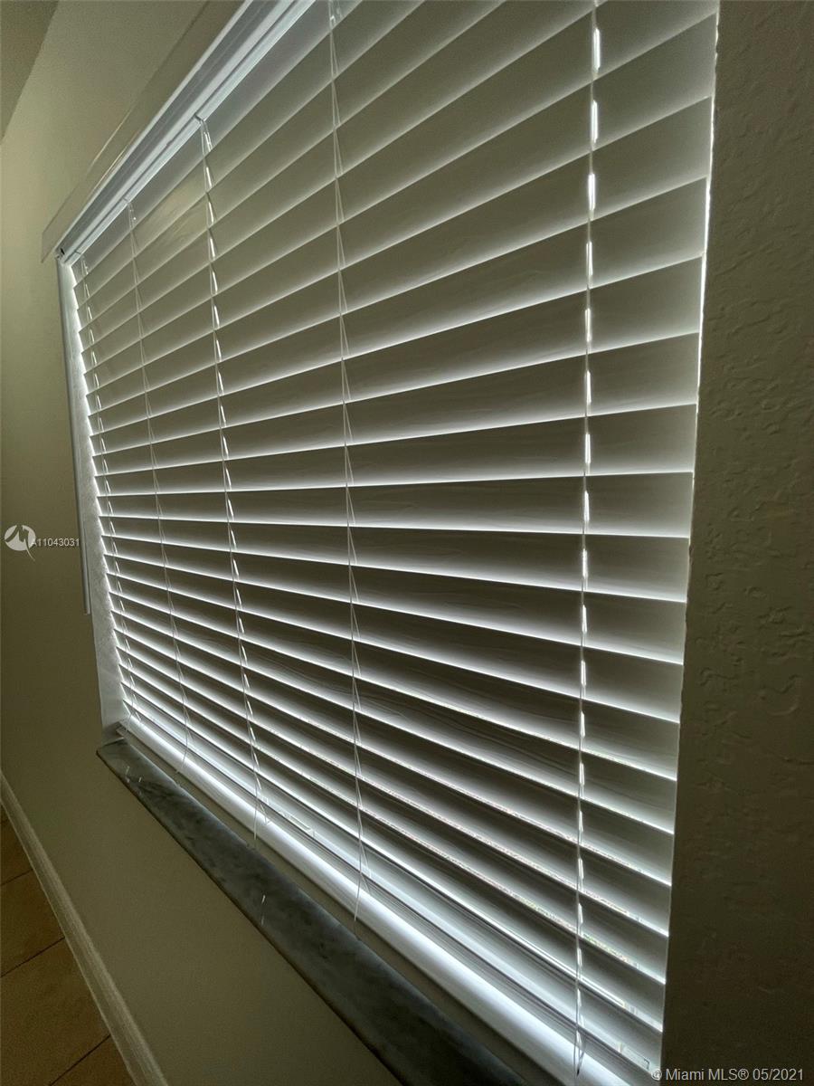 See details / 1400 sq. ft. $ 2021-05-16 0 Photo
