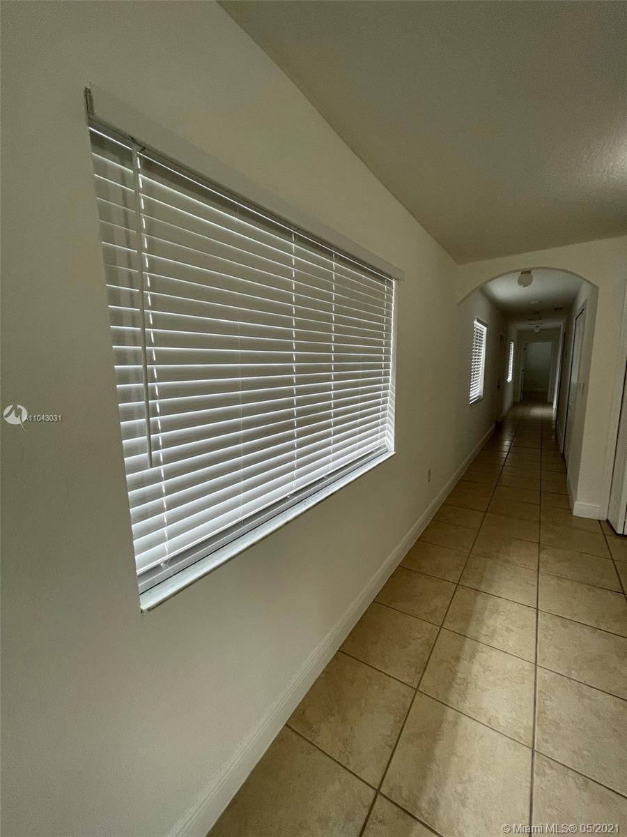 See details / 1400 sq. ft. $ 2021-05-16 0 Photo