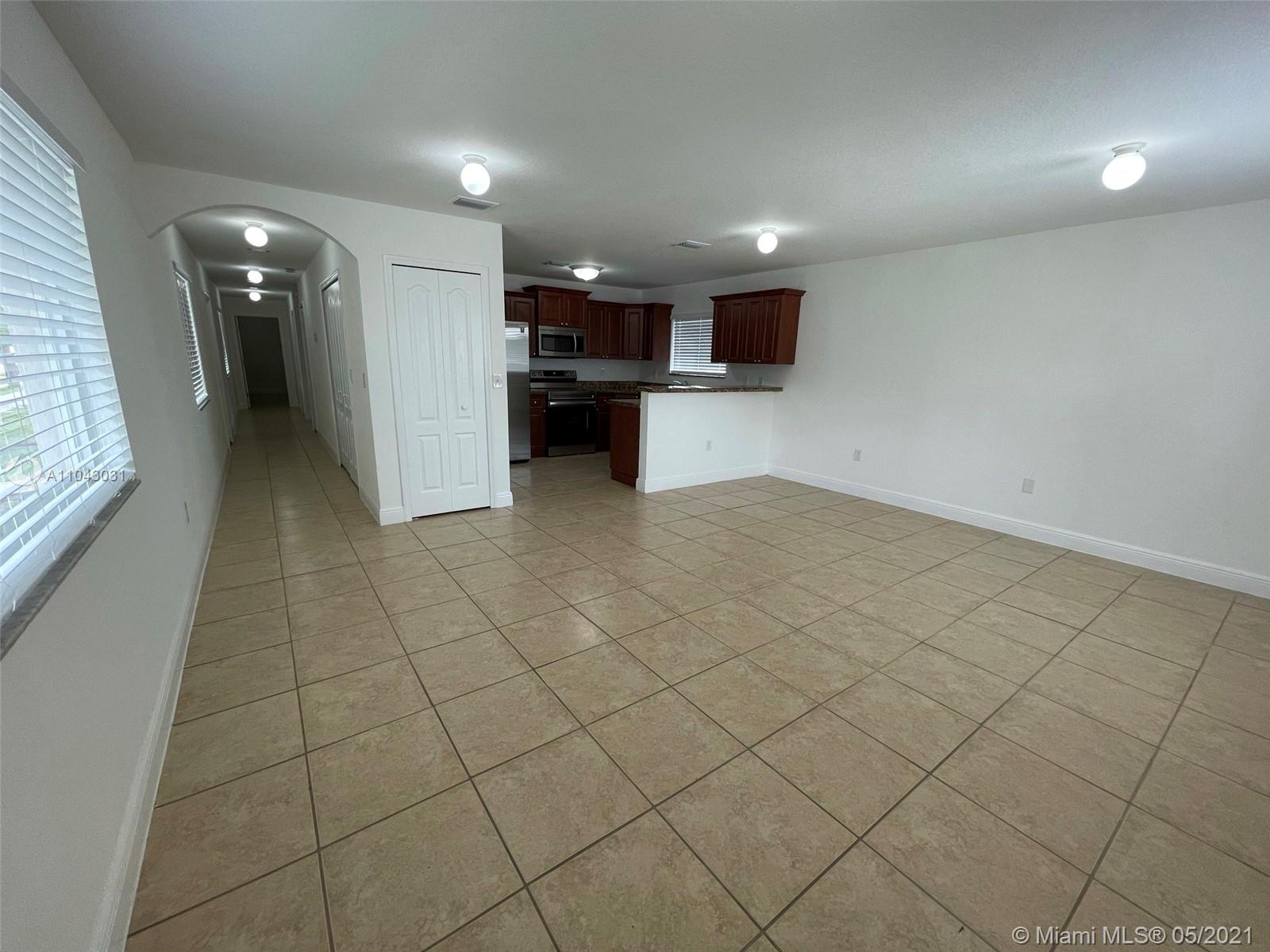 See details / 1400 sq. ft. $ 2021-05-16 0 Photo