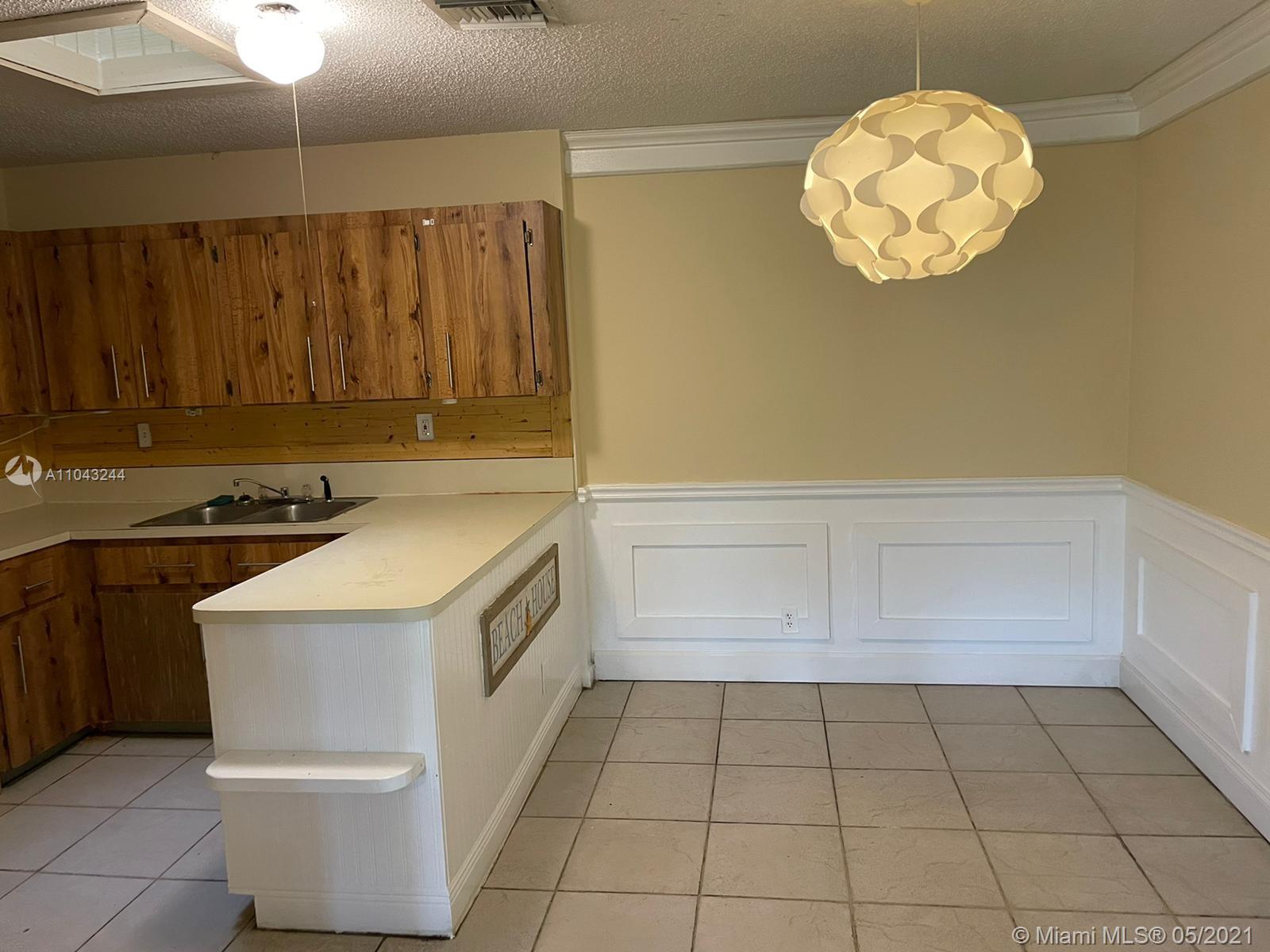 See details / 3844 sq. ft. $ 2021-05-17 0 Photo