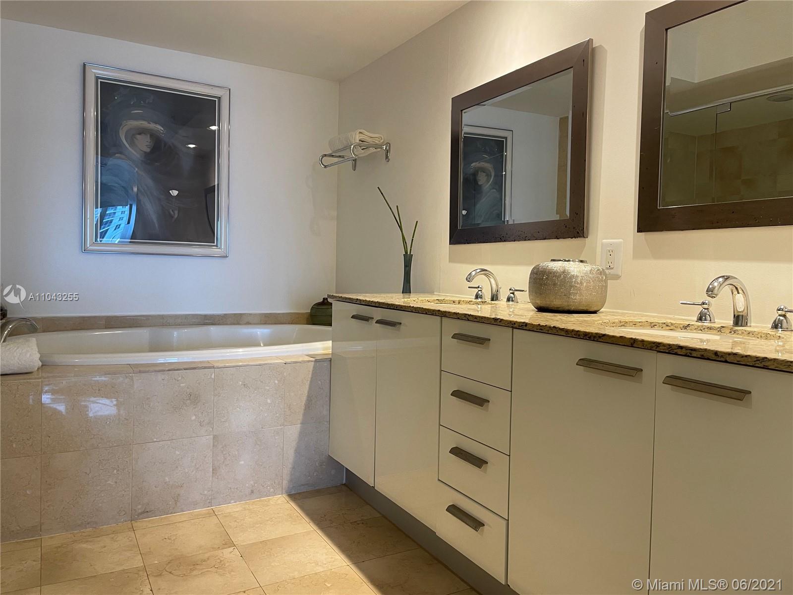 Ver detalles 3710 2 / 2 1337 sq. ft. $ 2021-05-17 0 foto