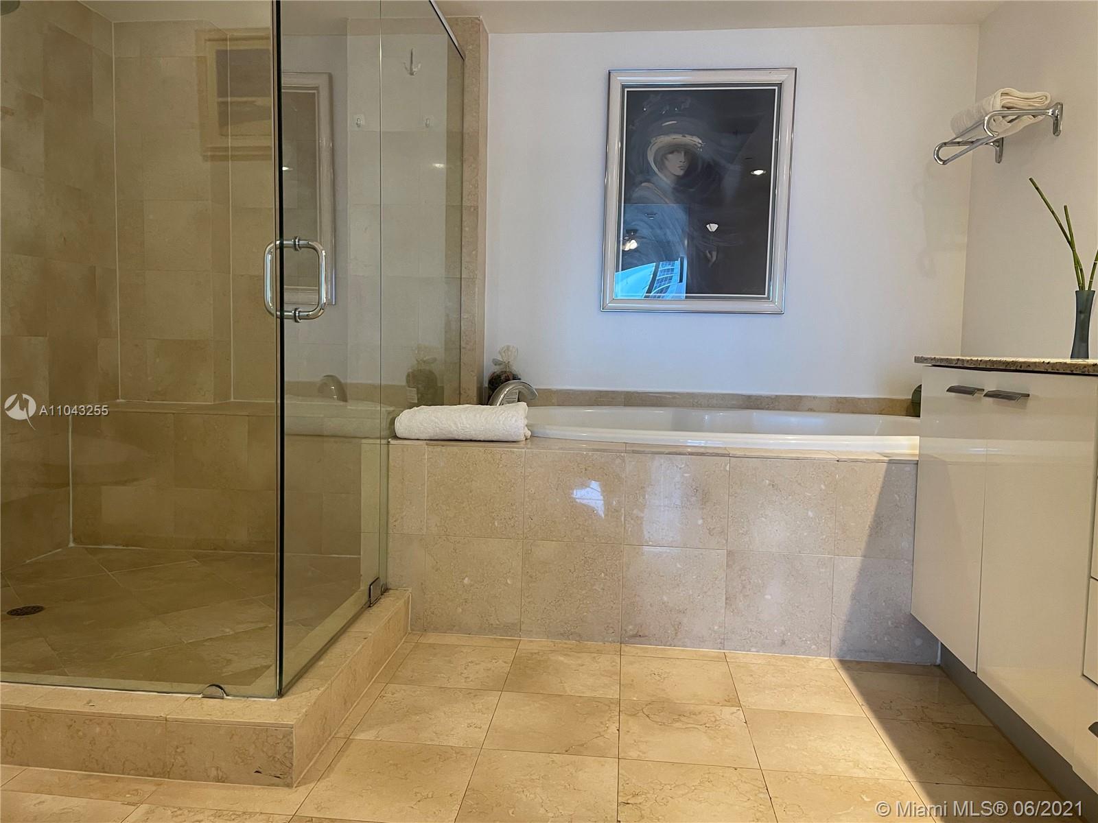 Ver detalles 3710 2 / 2 1337 sq. ft. $ 2021-05-17 0 foto