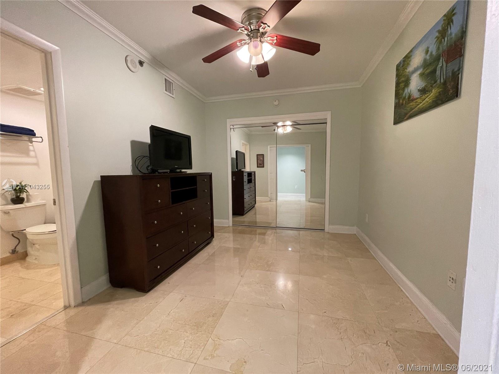 Ver detalles 3710 2 / 2 1337 sq. ft. $ 2021-05-17 0 foto