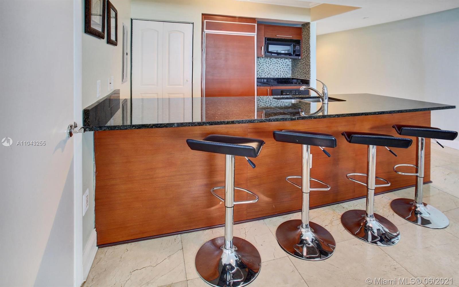 Ver detalles 3710 2 / 2 1337 sq. ft. $ 2021-05-17 0 foto