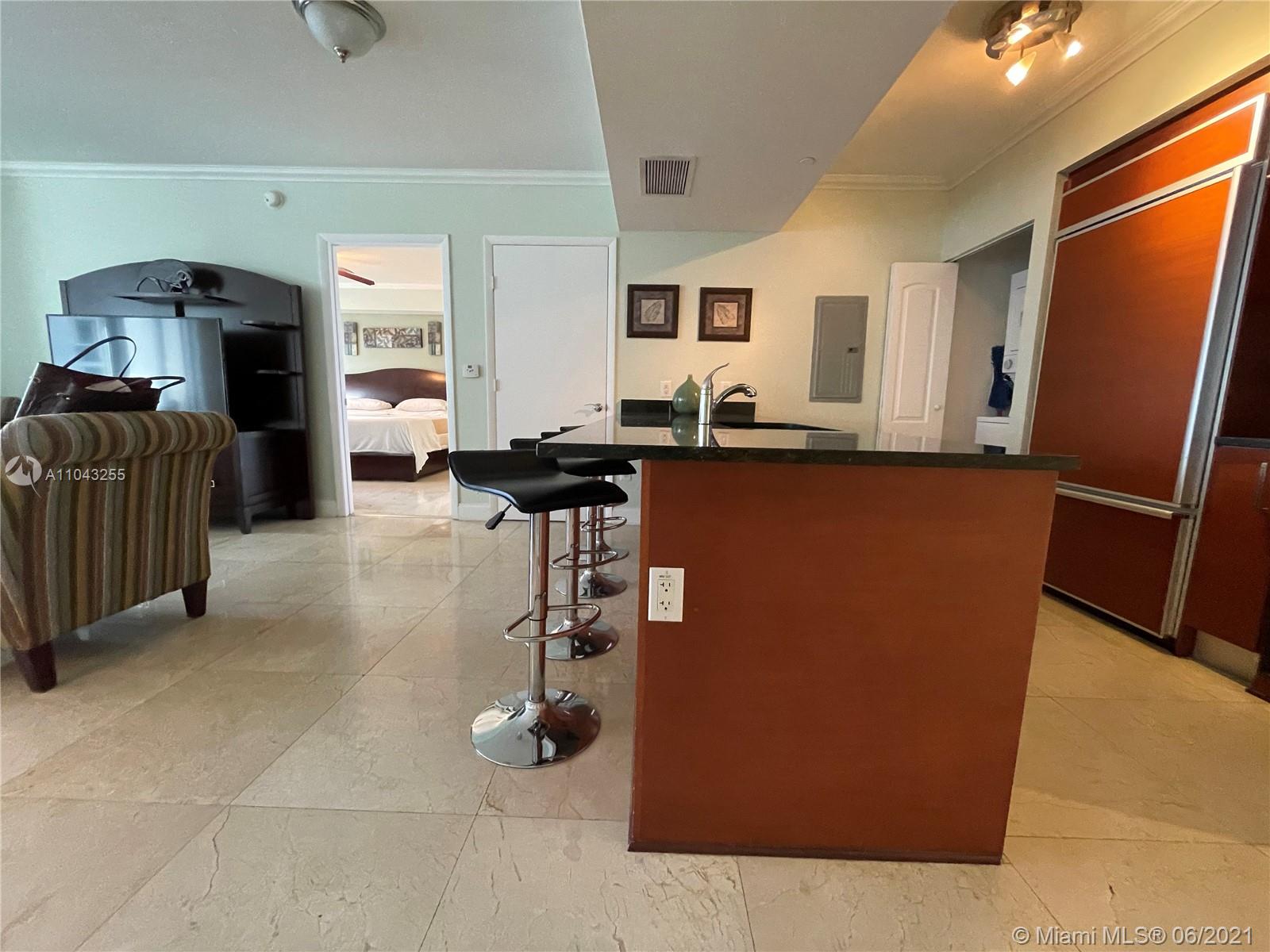 Ver detalles 3710 2 / 2 1337 sq. ft. $ 2021-05-17 0 foto