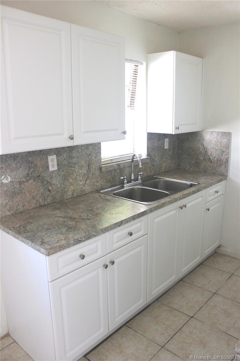 See details / 1560 sq. ft. $ 2021-05-17 0 Photo