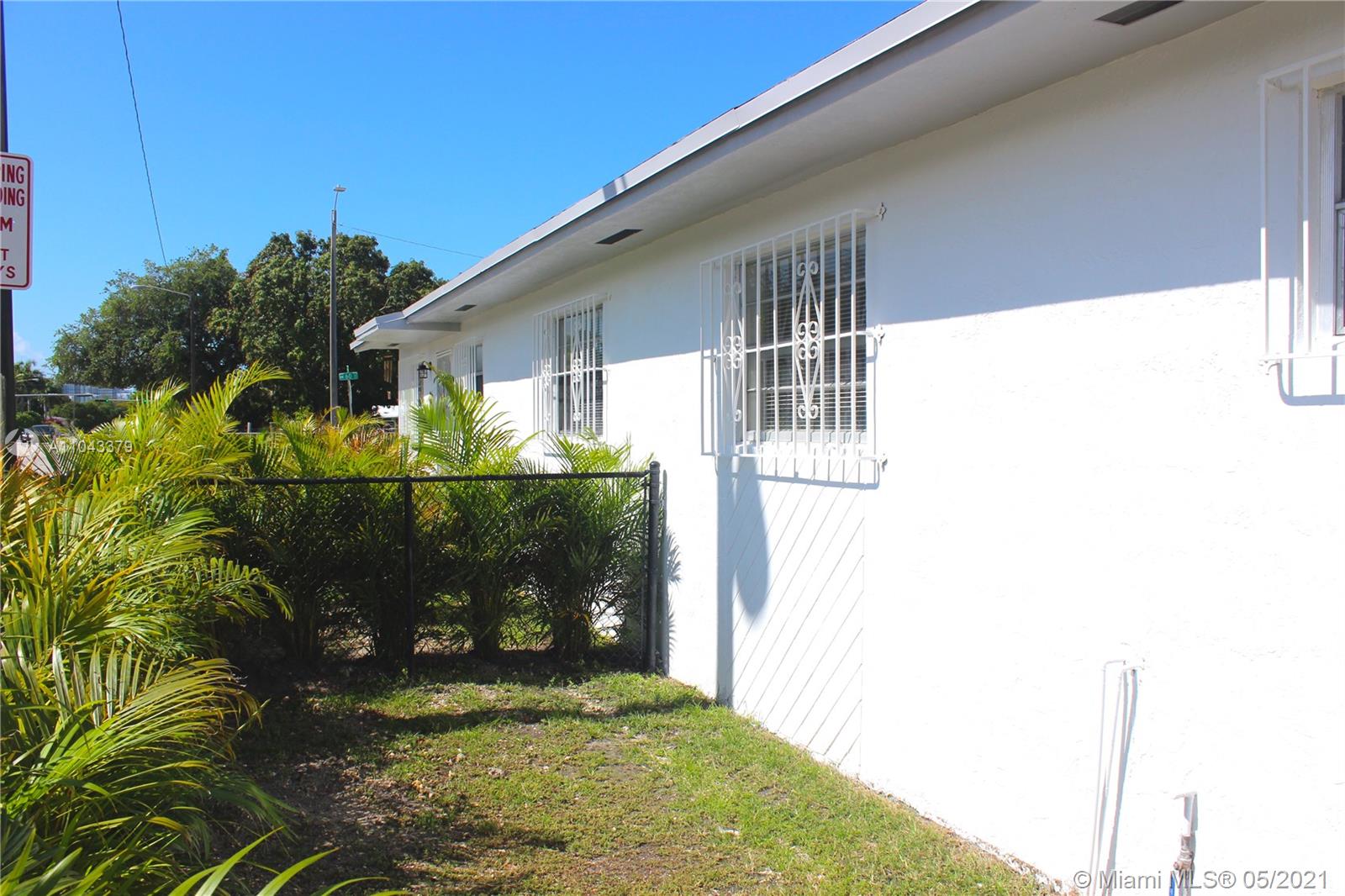 See details / 1560 sq. ft. $ 2021-05-17 0 Photo