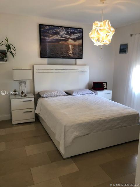 See details / 1952 sq. ft. $ 2021-05-17 0 Photo
