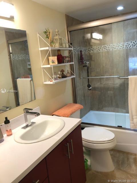 See details / 1952 sq. ft. $ 2021-05-17 0 Photo