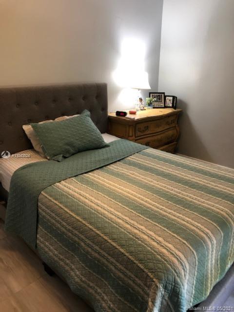See details / 1952 sq. ft. $ 2021-05-17 0 Photo