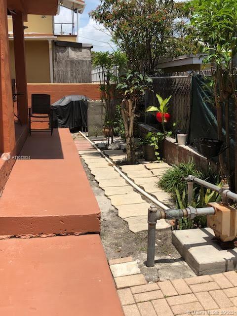 See details / 1952 sq. ft. $ 2021-05-17 0 Photo