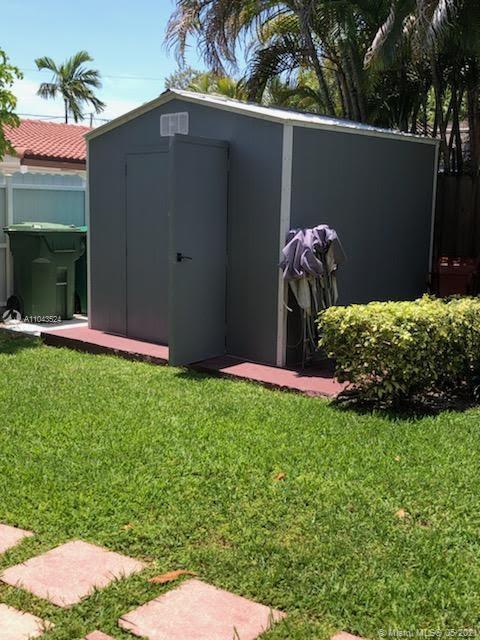 See details / 1952 sq. ft. $ 2021-05-17 0 Photo