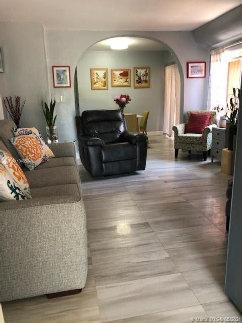See details / 1952 sq. ft. $ 2021-05-17 0 Photo