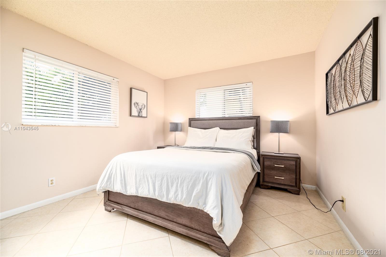 See details / 2377 sq. ft. $ 2021-05-17 0 Photo