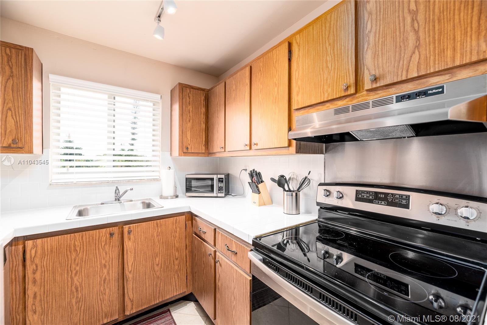 See details / 2377 sq. ft. $ 2021-05-17 0 Photo