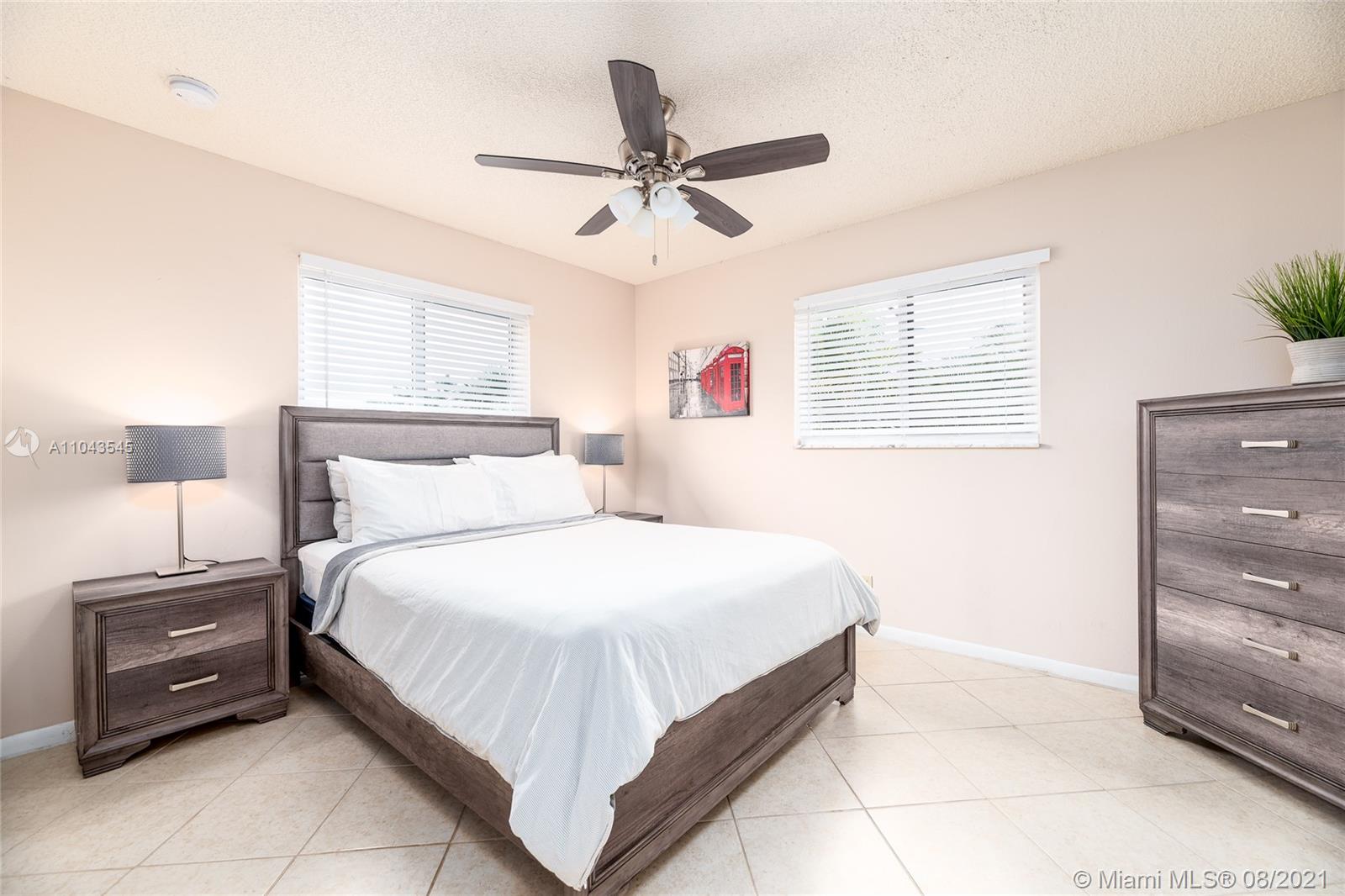 See details / 2377 sq. ft. $ 2021-05-17 0 Photo